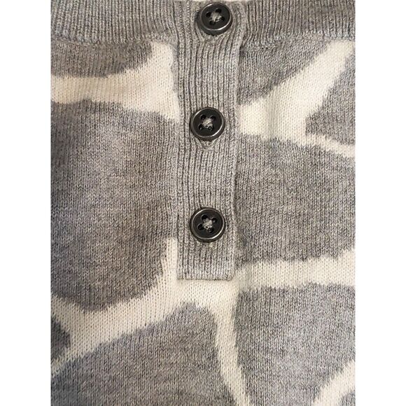Talbots Black Gray Giraffe Print Knit Pullover Sweater Size Medium - Picture 8 of 8